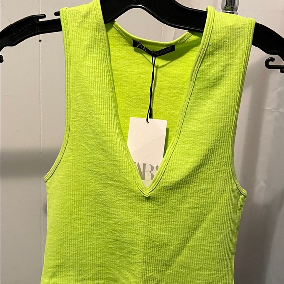 Zara Vibrant Lime Ribbed Tank Top - Picture 1 of 2